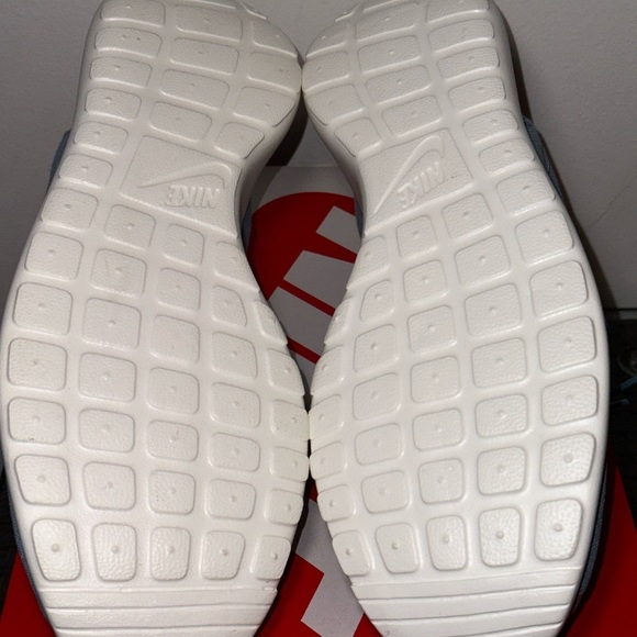 New Mens Size 10.5 Nike Roshe One Premium Running Shoes 525234 404 - Picture 4 of 9